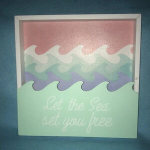 NWOT Let the sea set you free shadow box wall hanging made of wood 10 X 10 X 1